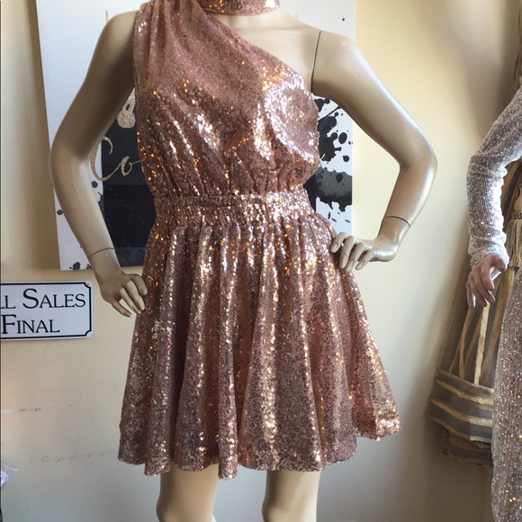 Gorgeous party dress - Picture 3 of 5